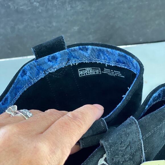 TOMS Laurel Suede Boots - Picture 6 of 8